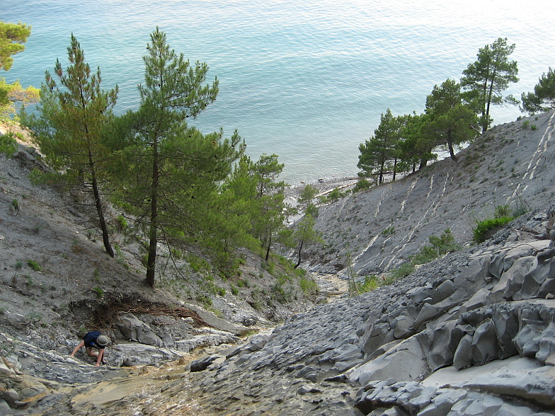 Для любителей активного отдыха в Бетте есть множество непокоренных вершин, в перерывах между купание в ласковом теплом Черном море.